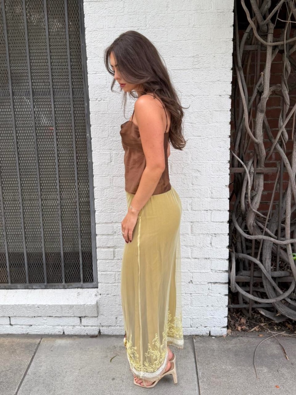 One of a kind : Vintage Y2K Yellow maxi skirt with gold floral embroidery - Picture 9 of 10